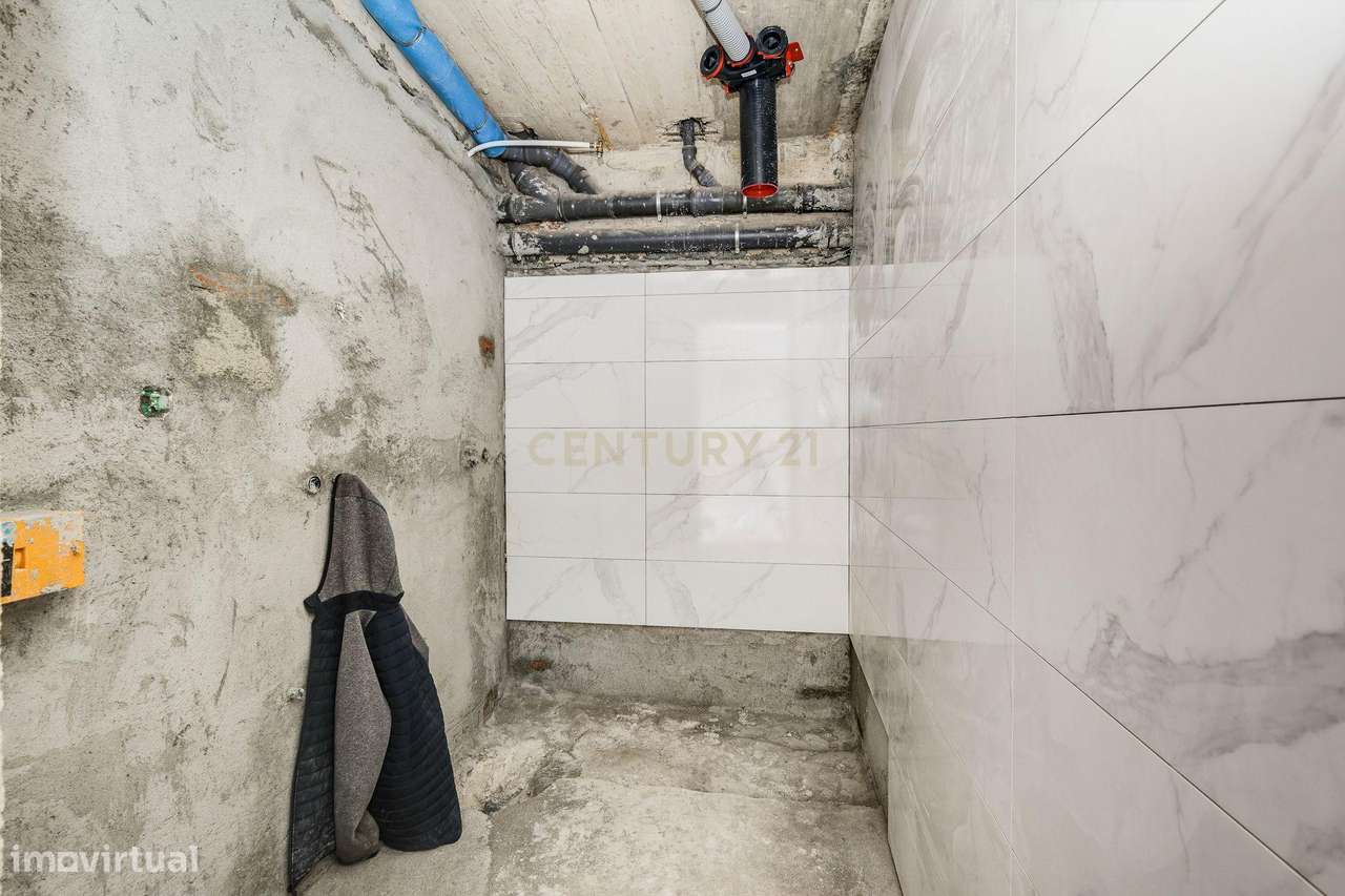 Moradia T4 com piscina em Caneças-57