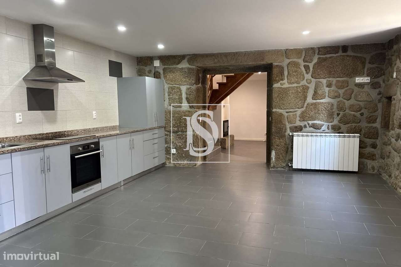 Moradia T3 remodelada em Santa Ovaia de Cima - Grande imagem: 4/23