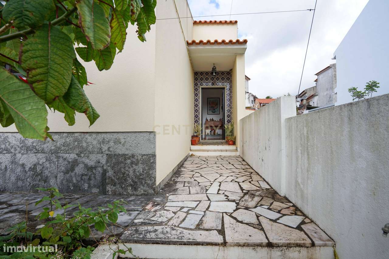 Já imaginou viver numa aldeia? E a poucos minutos de Cascais. - Grande imagem: 4/30