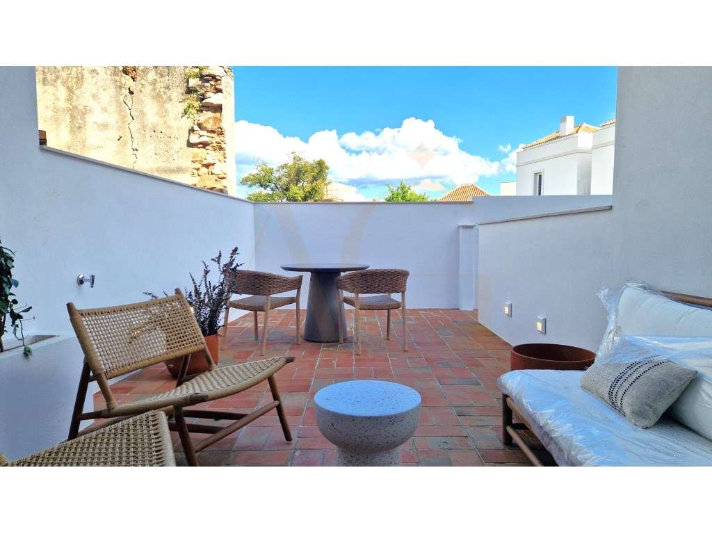 Moradia T3 de luxo no centro de Tavira com piscina e garagem privada-8