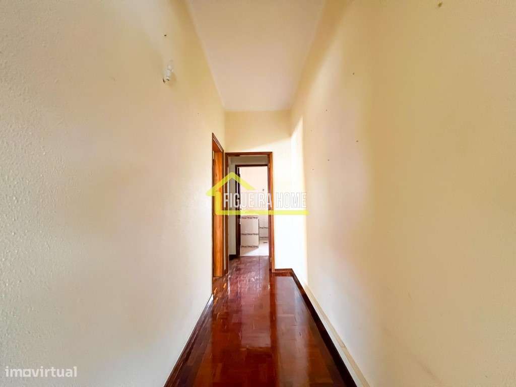 Andar de moradia com 4 quartos, garagem e anexo-11