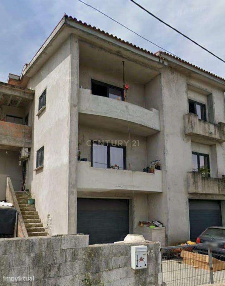 Andar Moradia T3 em Rio de Galinhas- Marco de Canaveses - Grande imagem: 2/54