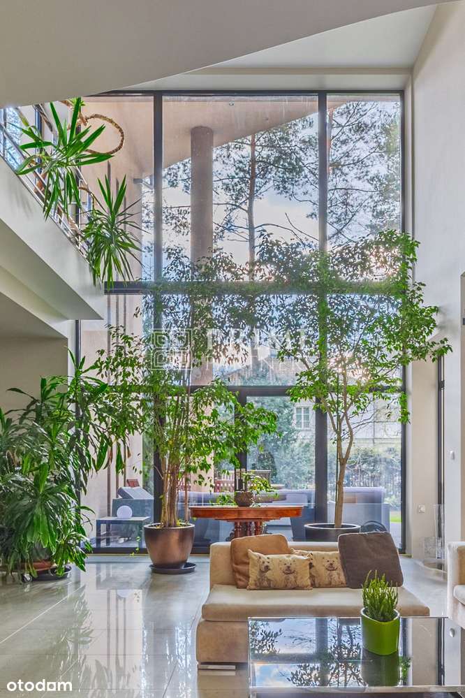 Reprezentacyjna rezydencja z basenem-4