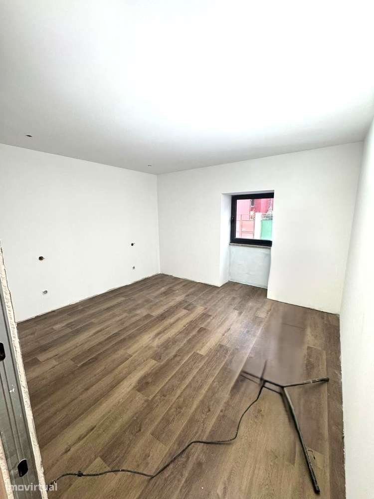 Moradia térrea T2, totalmente remodelada, em Palmeira, Braga - Grande imagem: 5/10