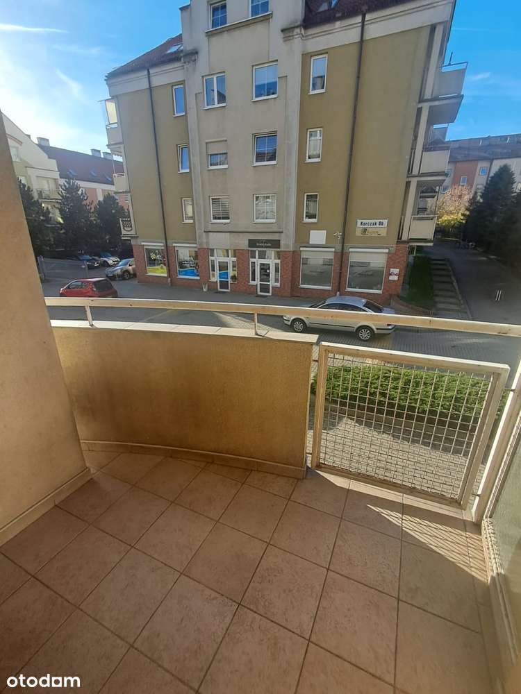 Mieszkanie o powierzchni 45.92m2, balkon, wysoki parter, Os. Korczak-11