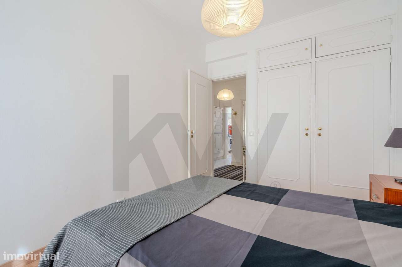 Luminoso Apartamento com Duas Frentes e Orientação Sul na Damaia – Pro-20