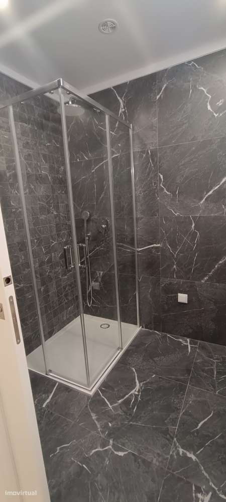 Exclusivo Apartamento T3+1 no último piso!-10