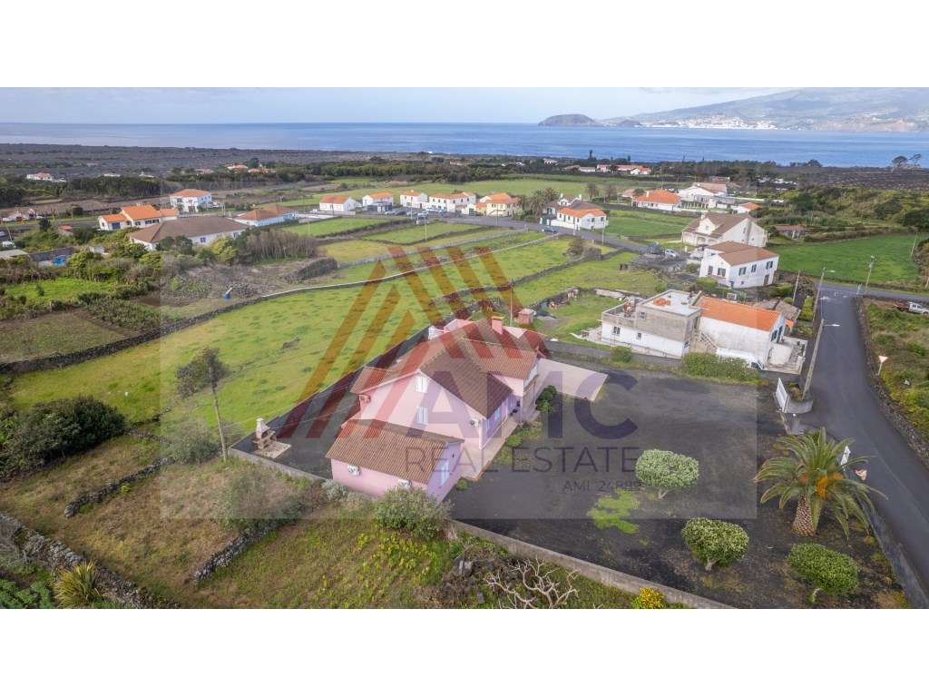 VENDE-SE IMÓVEL COM MORADIA T3 + MORADIA T1 NA MADALENA - Grande imagem: 4/27