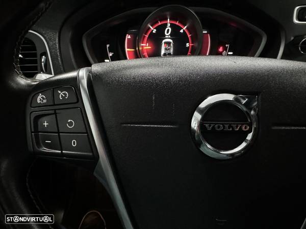 Volvo V40 2.0 D2 R-Design - 26