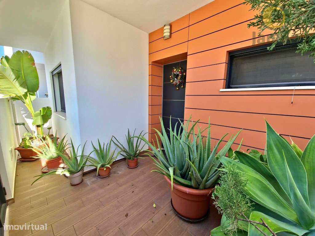 Moradia com jacuzzi e vista mar, mobilada e equipada - Grande imagem: 4/18