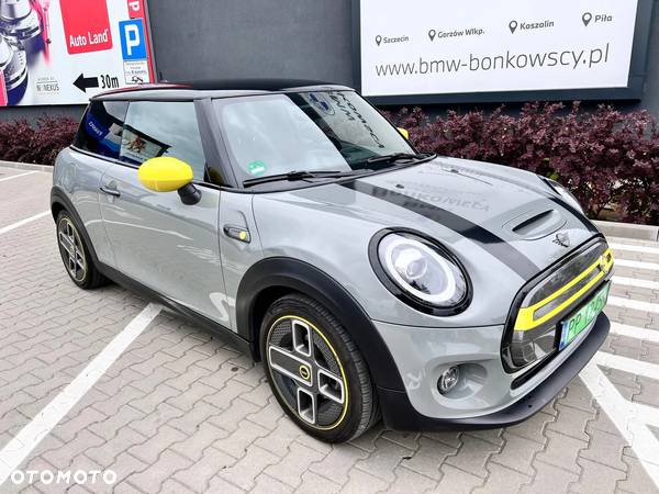 MINI Cooper SE Electric Trim - 9