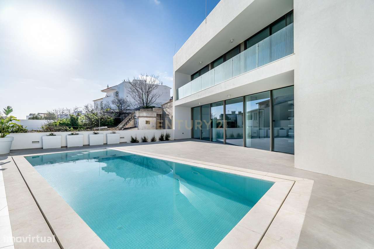 Moradia em Frente ao Mar com piscina, e grandes espaços exteriores. - Grande imagem: 2/58