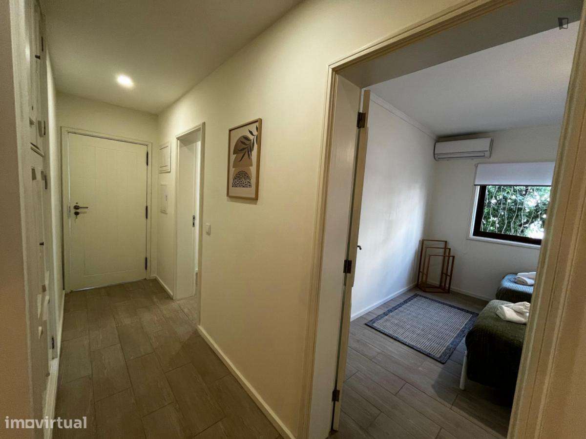 Quarto - localizado em Custóias Porto - Grande imagem: 2/9