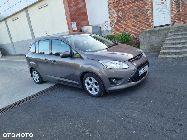 Ford Grand C-MAX - 12