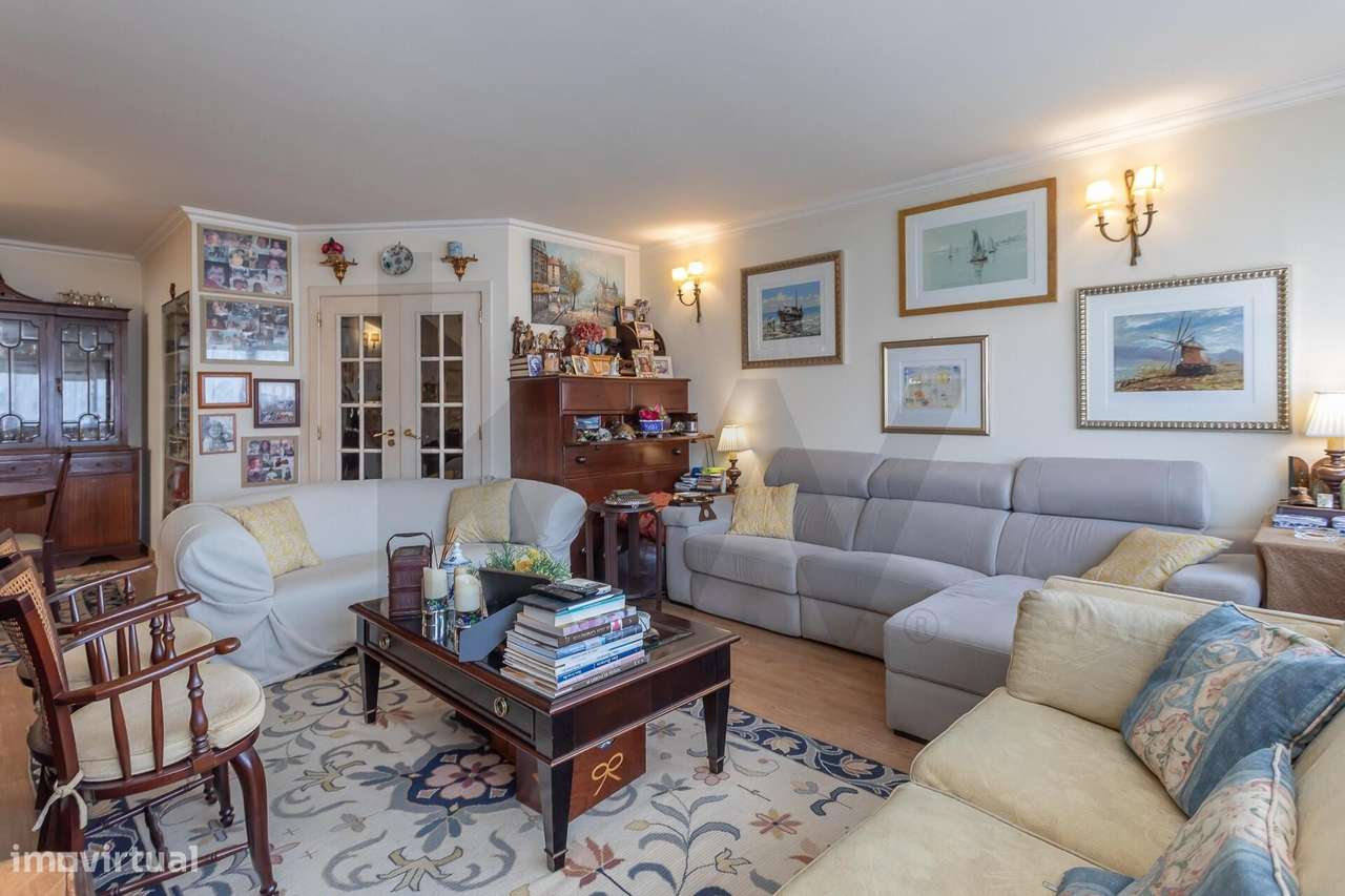 Apartamento T4 Triplex com Terraço de 140 m2 | Centro de Carnide - Grande imagem: 5/60