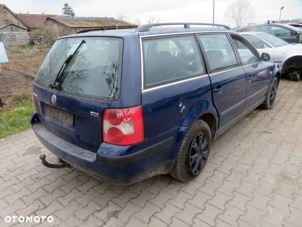 VOLKSWAGEN PASSAT B5 LIFT KOMBI 2001 LA5E 1.9 TDI AVB 100KM EEN GRANATOWY na części - 5