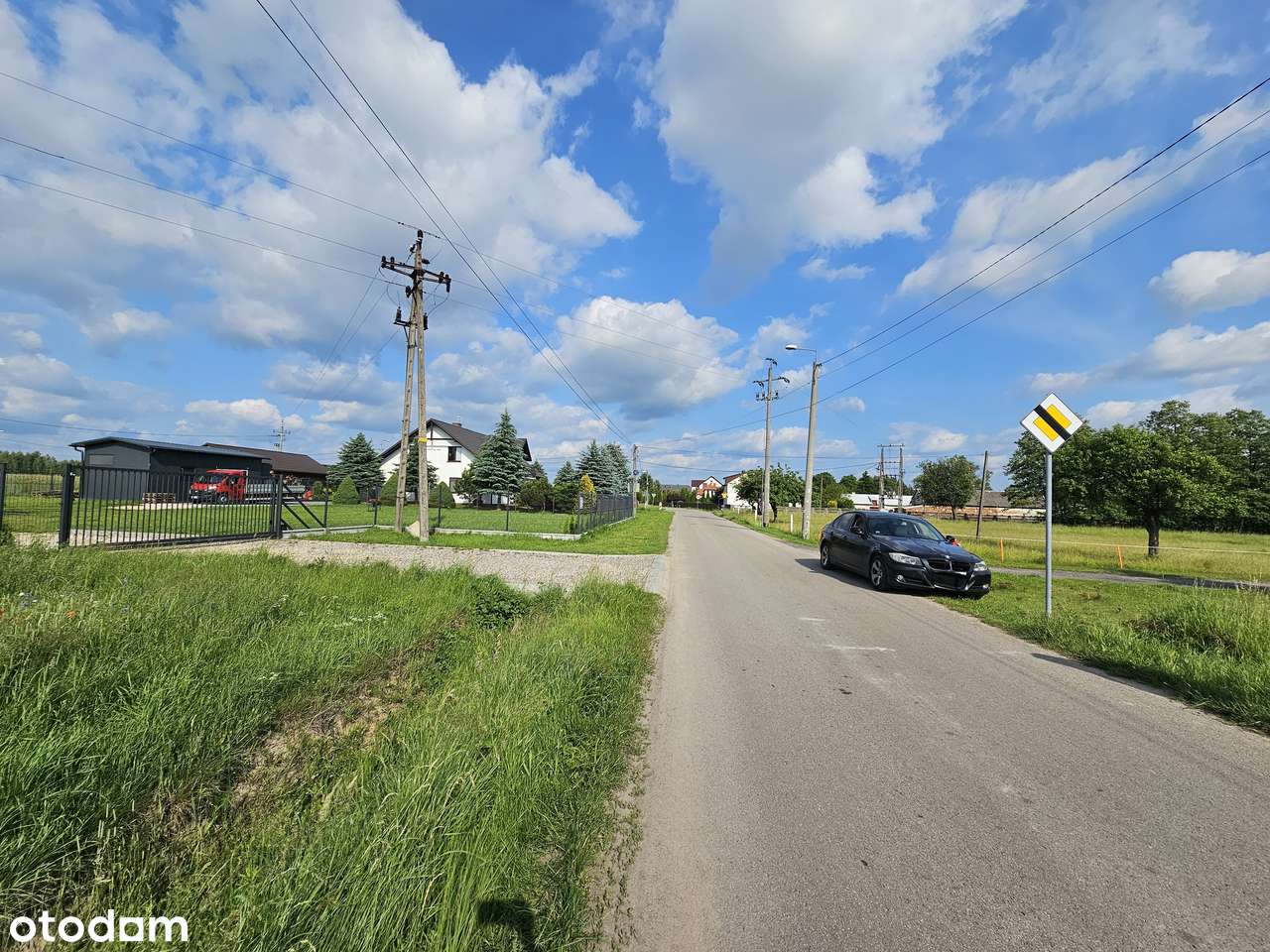 Uchwalony plan; b. dobry dojazd do W-wy; szkoła, PKP. Nowe domy-9