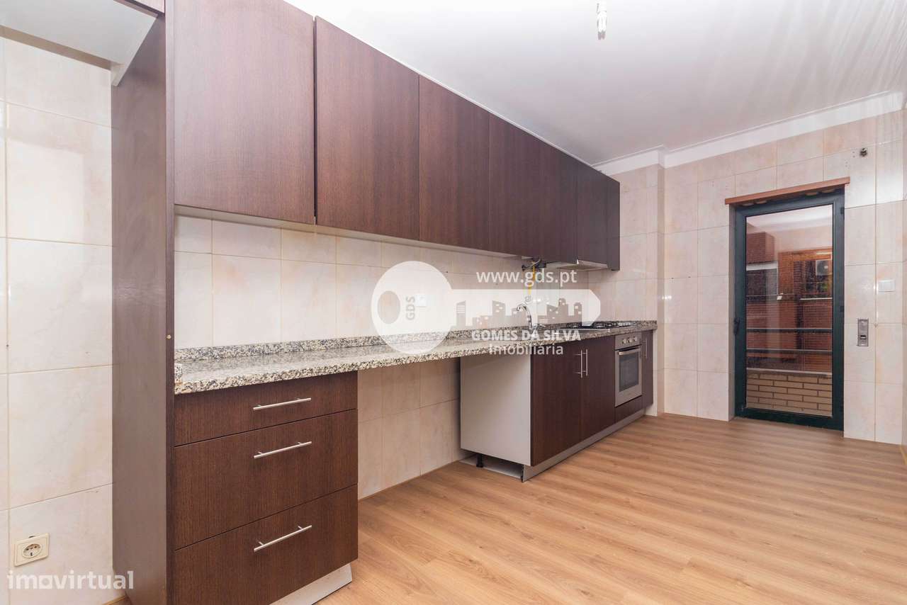 Apartamento T3 c/ suite na Rua Américo F. Carvalho-5