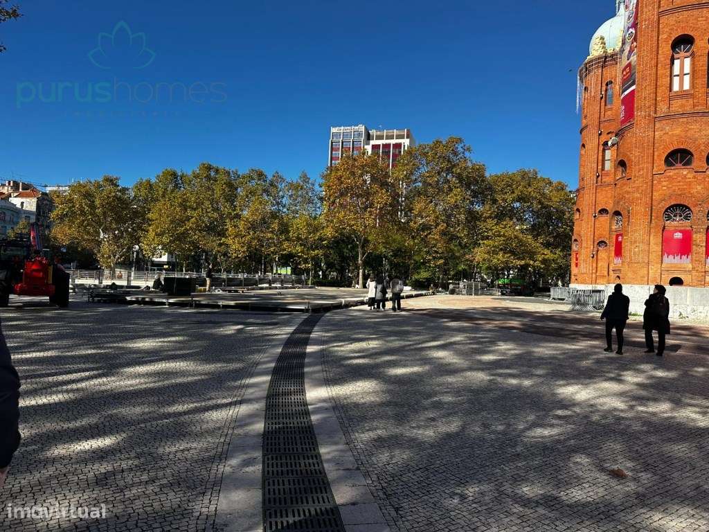 Apartamento T3 Remodelado no Campo Pequeno-0