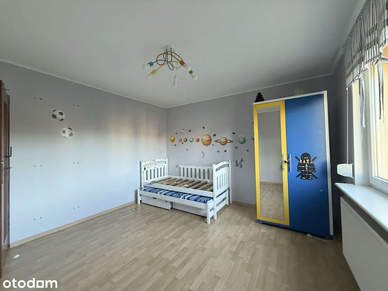 Przestronny dom z garażem i ogrodem, gotowy do wprowadzenia!-8