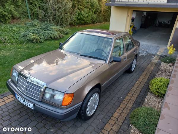 Mercedes-Benz W124 (1984-1993) - 1