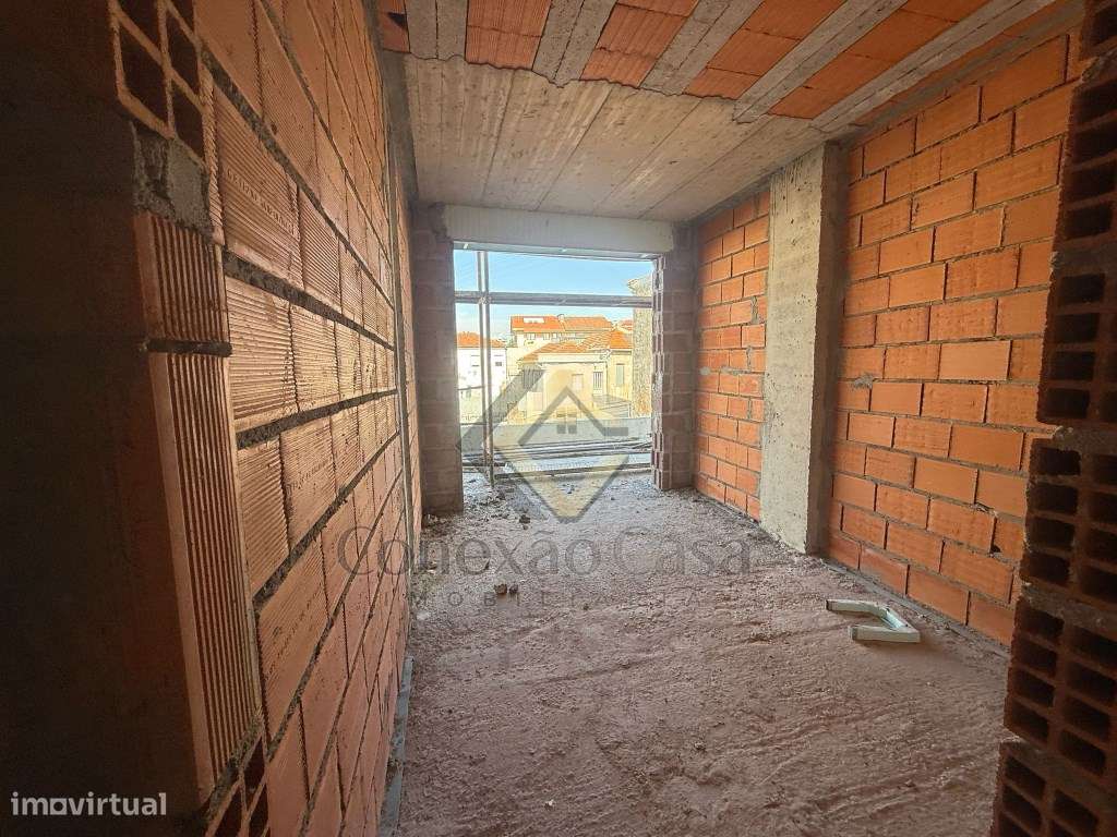 Apartamento T2 próximo à Rotunda Santo Ovídeo Vila Nova de Gaia-11