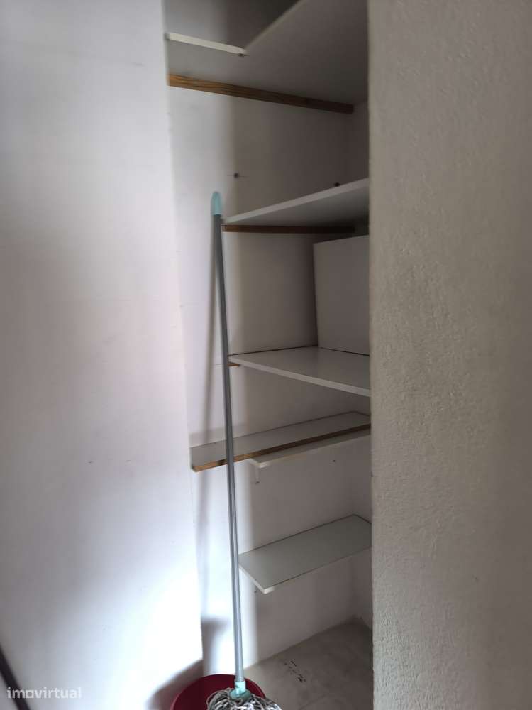 Apartamento T2 com 2 casas de banho e ar condicionado - Grande imagem: 2/26