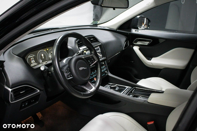 Jaguar F-Pace 2.0 i4D AWD Prestige - 18