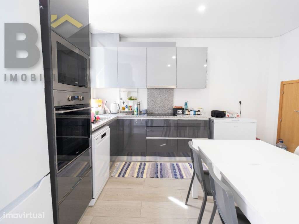 Moradia V2 Totalmente Renovada com Quintal Privativo - Castelo Branco - Grande imagem: 5/23