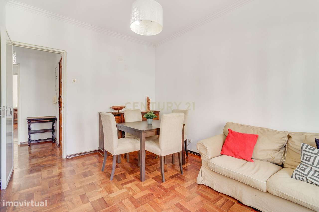 Fantástico T2 com ótimas varandas-3