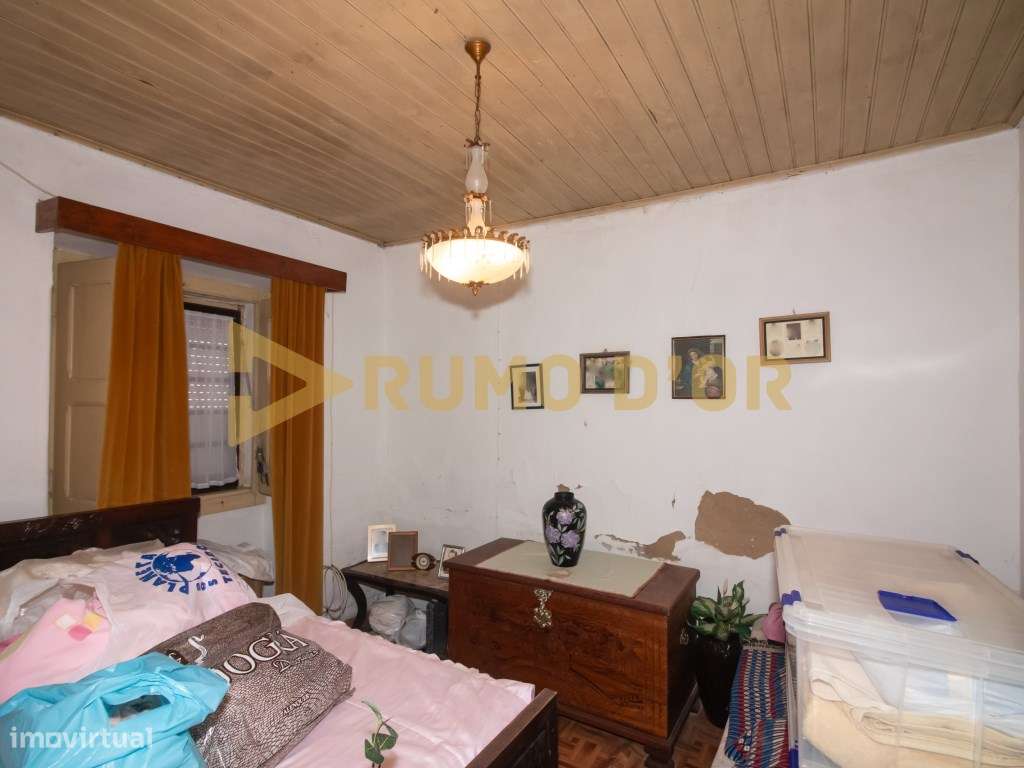 2 Moradias T3 para Recuperar em Penafirme da Ventosa, Alenquer-6