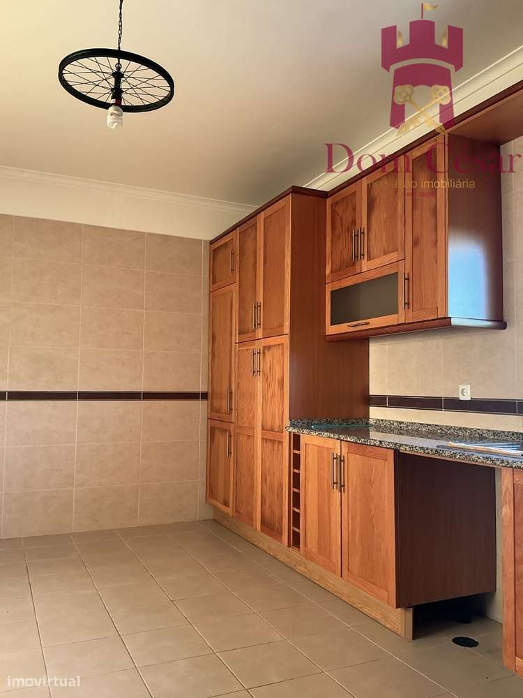 Moradia T4  R/C - 1º Andar em Foros de Salvaterra-10