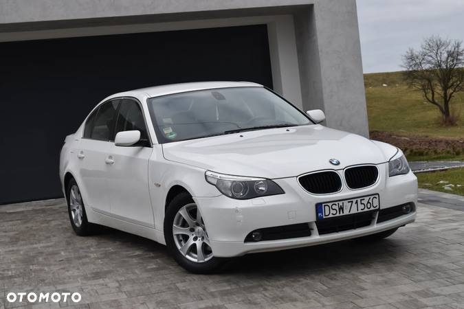 BMW Seria 5 520i - 4