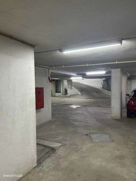 Garagem à venda na Avenida 5 de Outubro, 21 - Grande imagem: 5/10