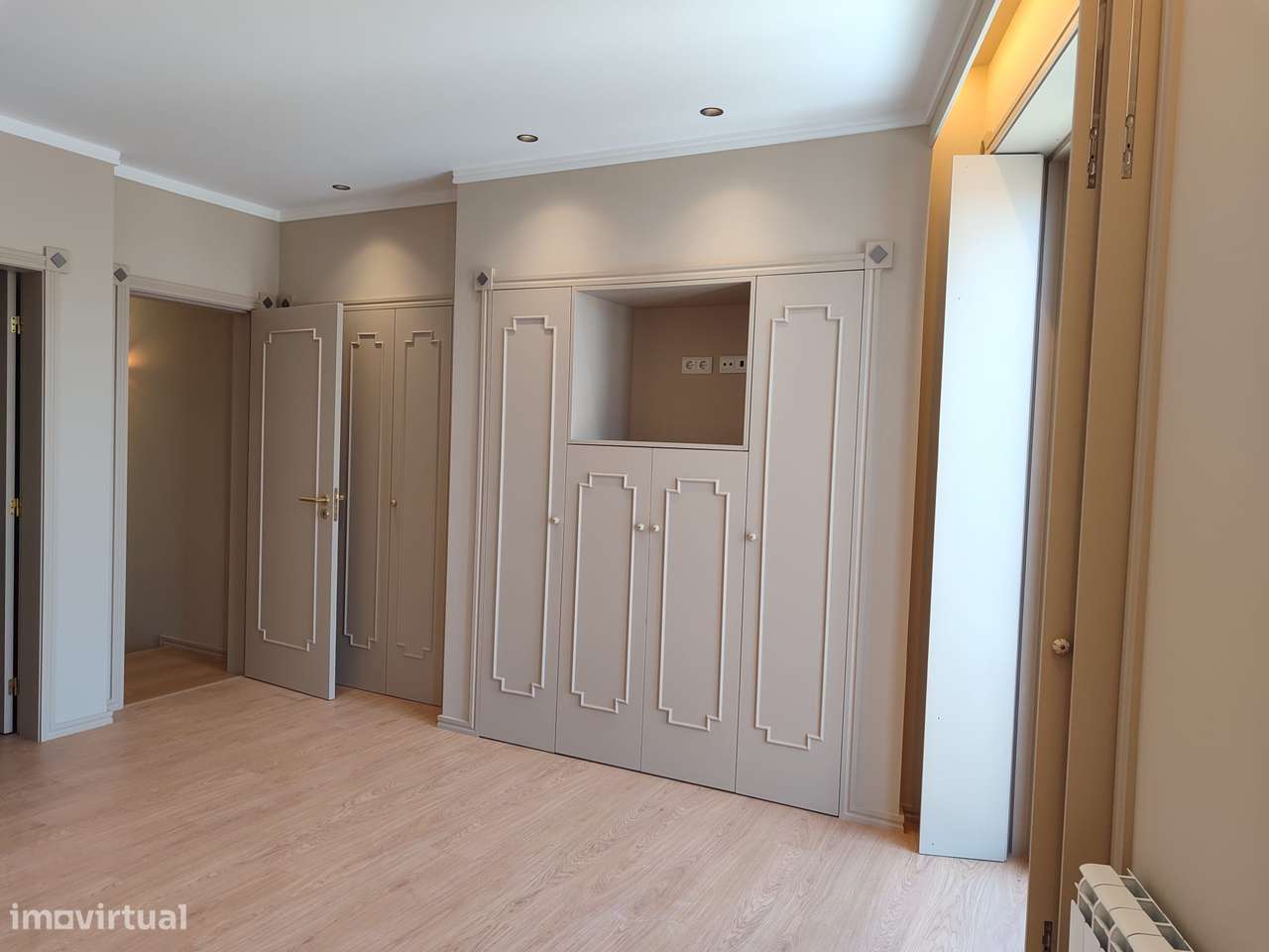 Excelente Moradia  2 frentes + Garagem + Terraço c/ Barbecue + Jardim-23