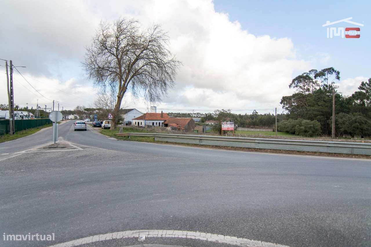 EXCELENTE TERRENO COM 3310 M2 EM VALE DE OURÉM - Grande imagem: 3/7