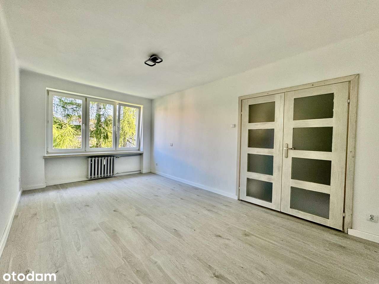 Po generalnym remoncie - Słoneczne 2-pokojowe mieszkanie z GARAŻEM!-2