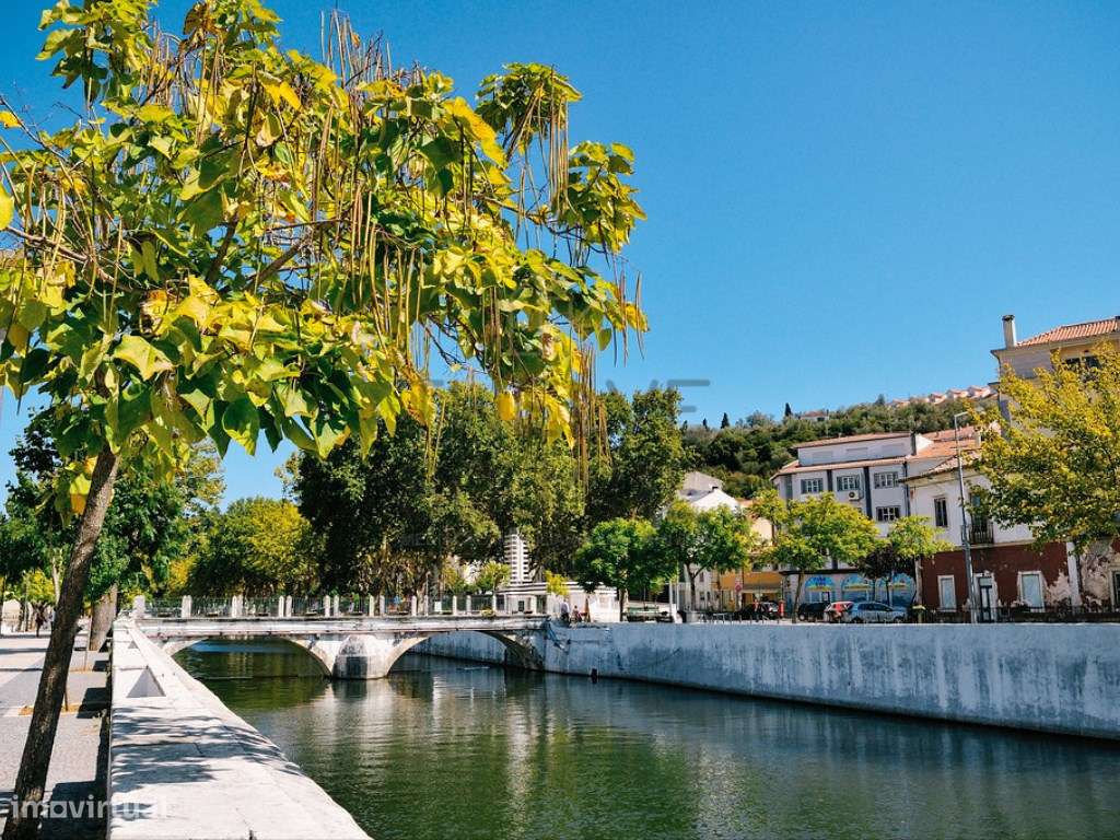 Apartamento T2 Novo no Centro Histórico de Leiria-10