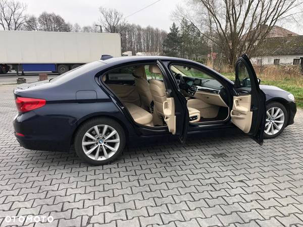 BMW Seria 5 520d xDrive Luxury Line sport - 31