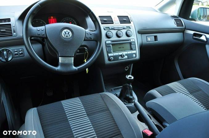 Volkswagen Touran - 40