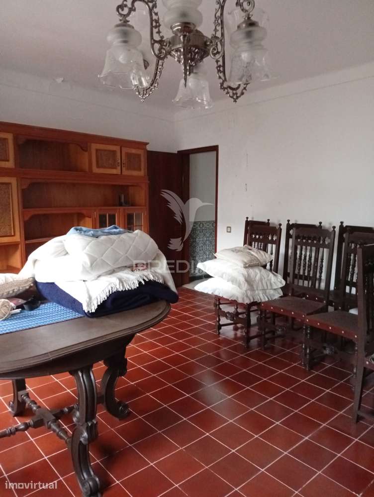 Moradia com quintal e garagem - Grande imagem: 3/35