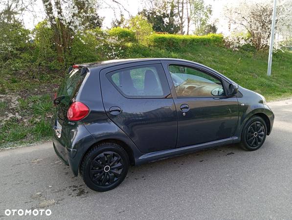 Toyota Aygo 1.0 VVT-i Sol - 2