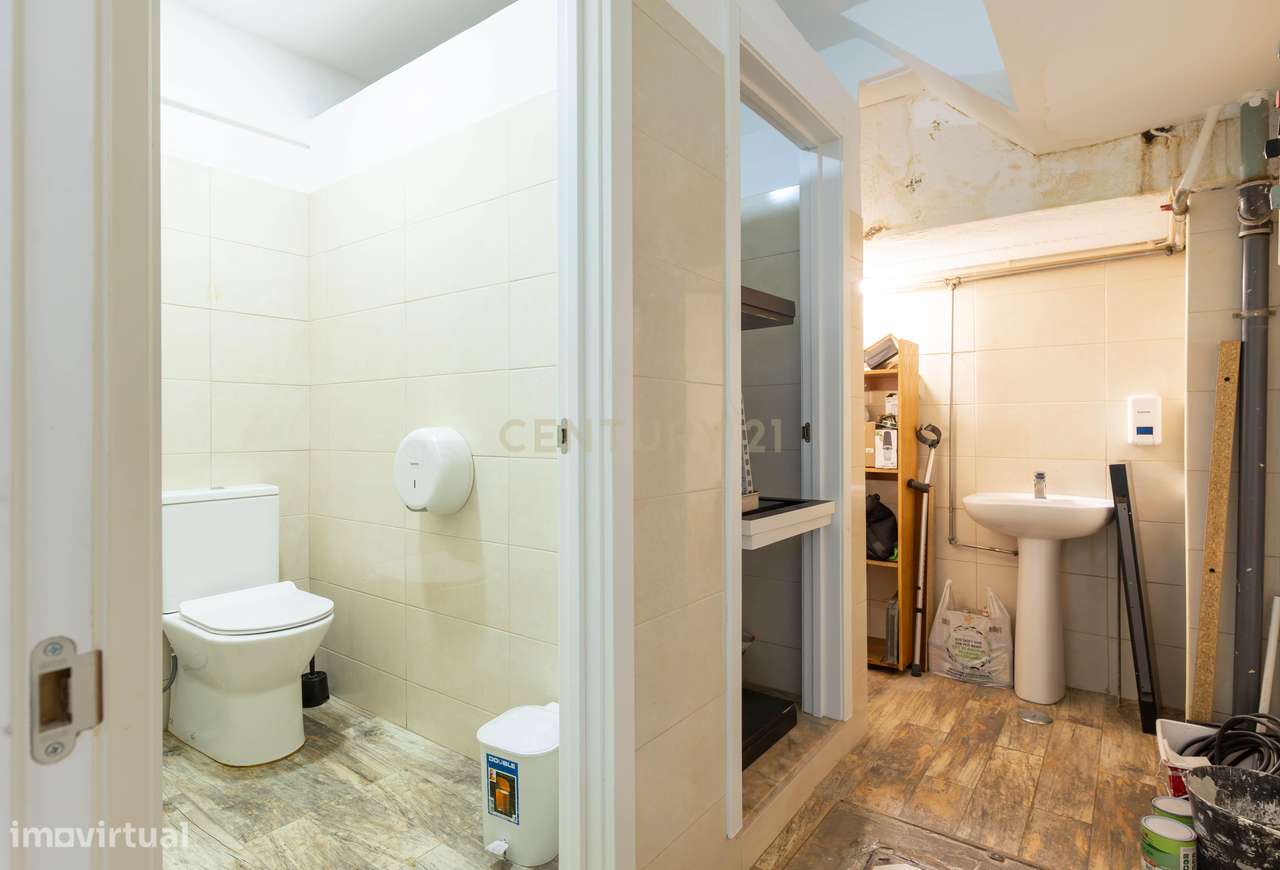 Trespasse de Bar / Restaurante de Diversão Noturna na Av. Marques de T-10