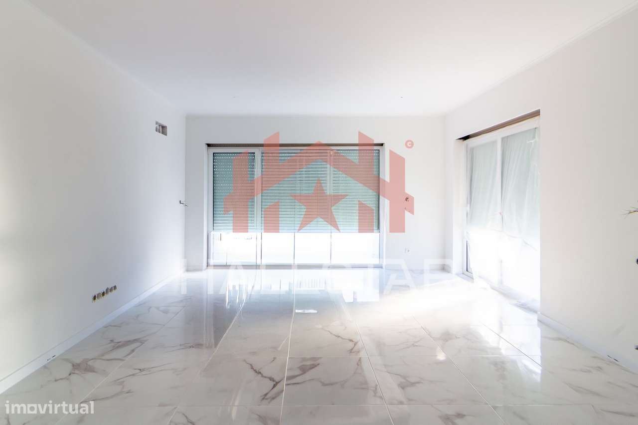 Moradia T4 / Nova / Térrea / Cozinha Equipada / Aquecimento Central / - Grande imagem: 3/30