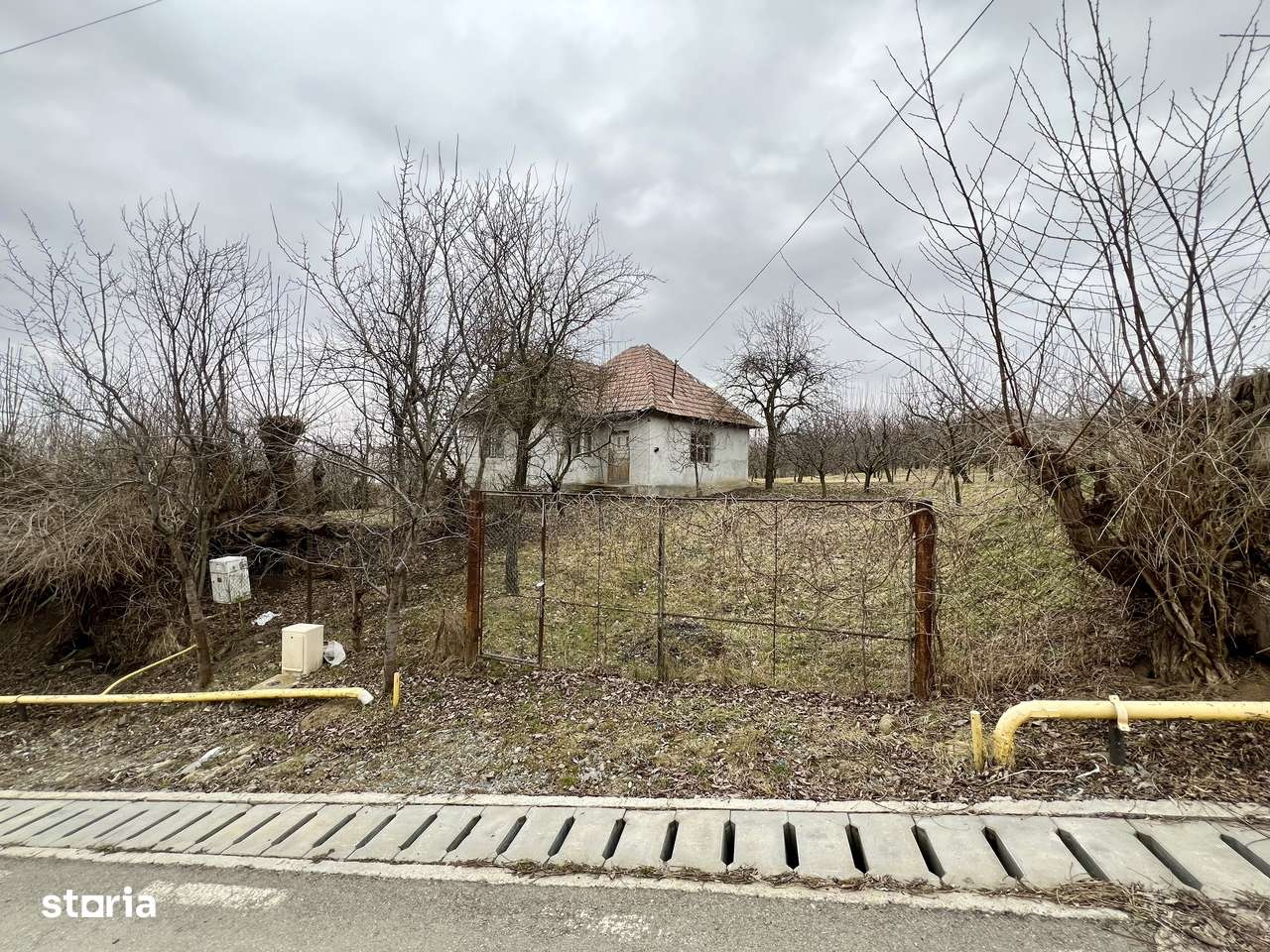 Teren de vanzare in sat Rediu comuna Aiton - Imagine principală: 1/7