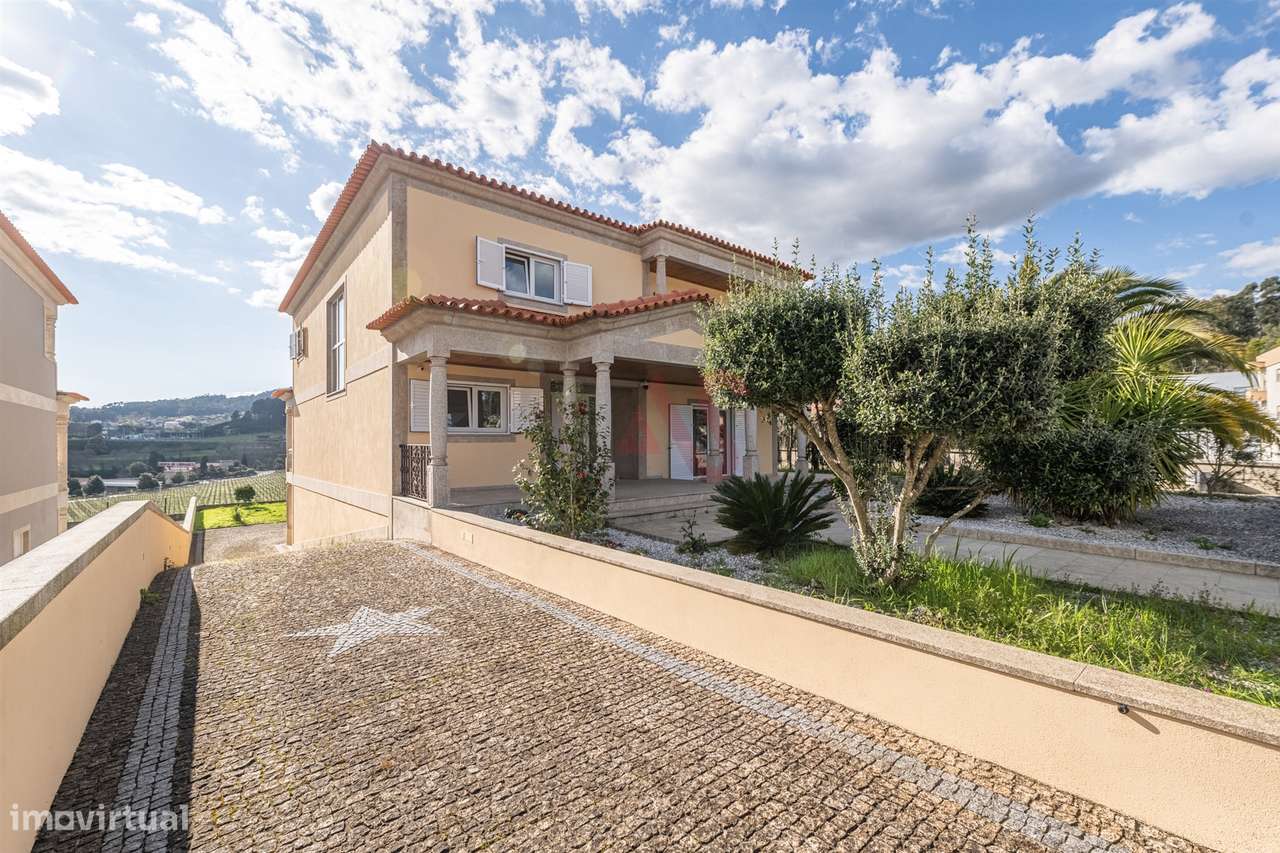 Moradia T4 em Recezinhos (S. Mamede), Penafiel - Grande imagem: 5/48