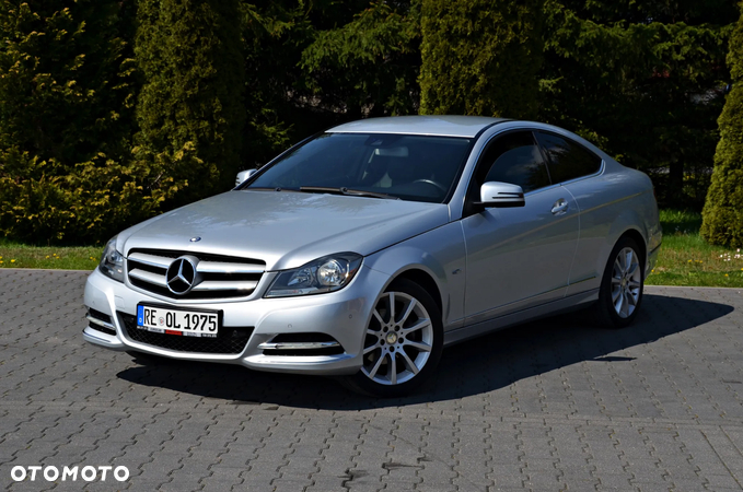 Mercedes-Benz Klasa C 180 Coupe BlueEFFICIENCY 7G-TRONIC - 2