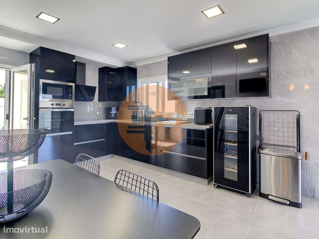 Excecional Moradia de Luxo com 4 Suítes e Piscina em Monte Francisc... - Grande imagem: 1/53