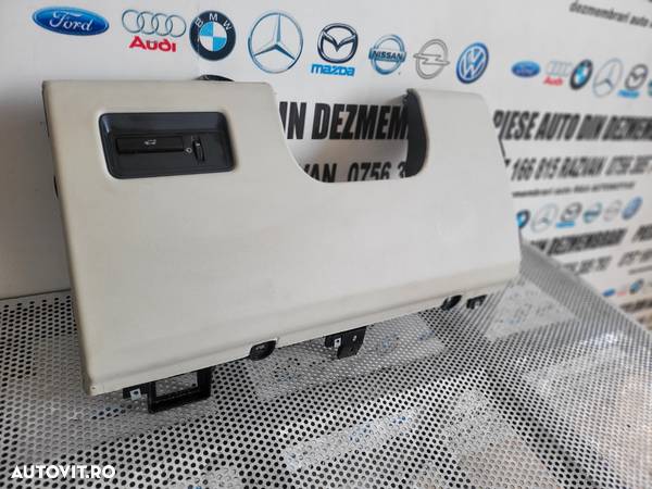 Ornament Capac Sub Bord Land Rover Range Rover Sport L494 An 2014-2015-2016-2017-2018 Impecabil Volan Stanga Dezmembrez Range Rover Sport An 2014-2018 3.0 Diesel 306DT - 2