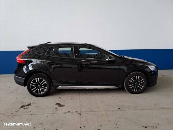 Volvo V40 Cross Country 2.0 D3 Plus - 4